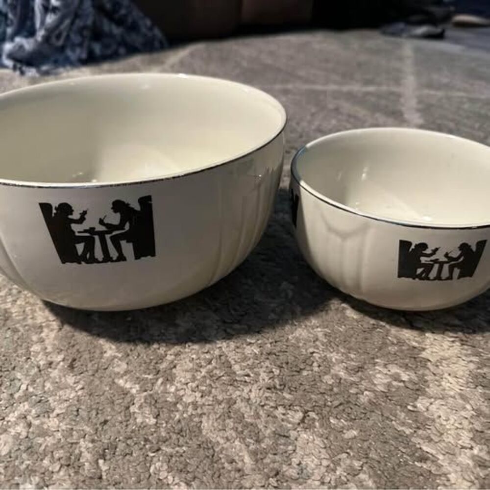 Vintage Halls 1930’s bowls